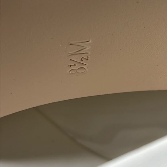 GUESS - White 1-1/2" Platform Cushioned Logo Byra Square Toe Block Heel Size - Picture 12 of 13